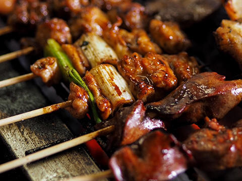 焼鳥_炭火の華艶