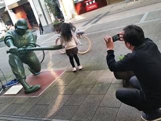 ケツバットガール