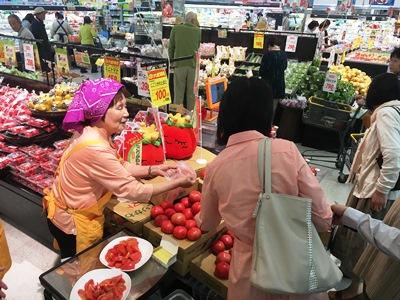 ごきげんトマト王国inアピタ新潟西店