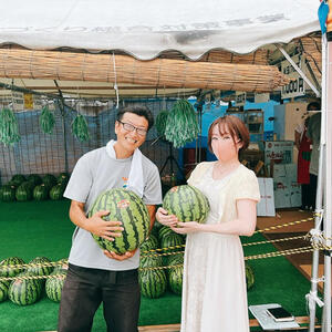 八色すいか　八木さん２ショット.jpg
