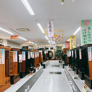 新発田店内仏壇.jpg