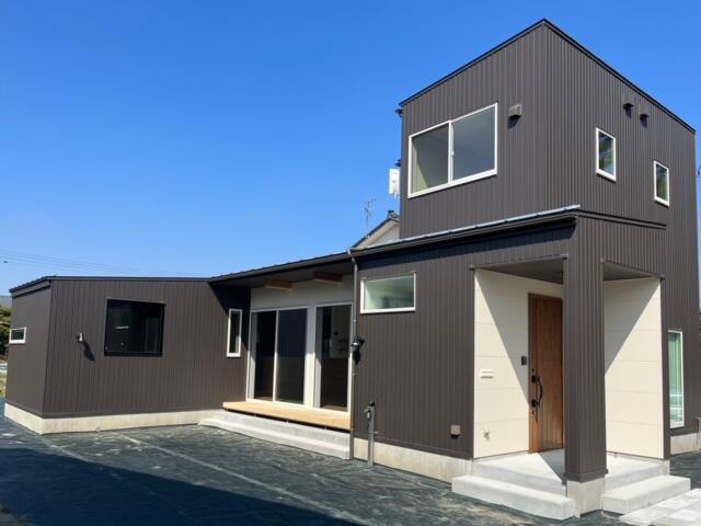 オープンシステム新潟　萩野建築設計「テニス仲間たちとBBQを楽しむ家」