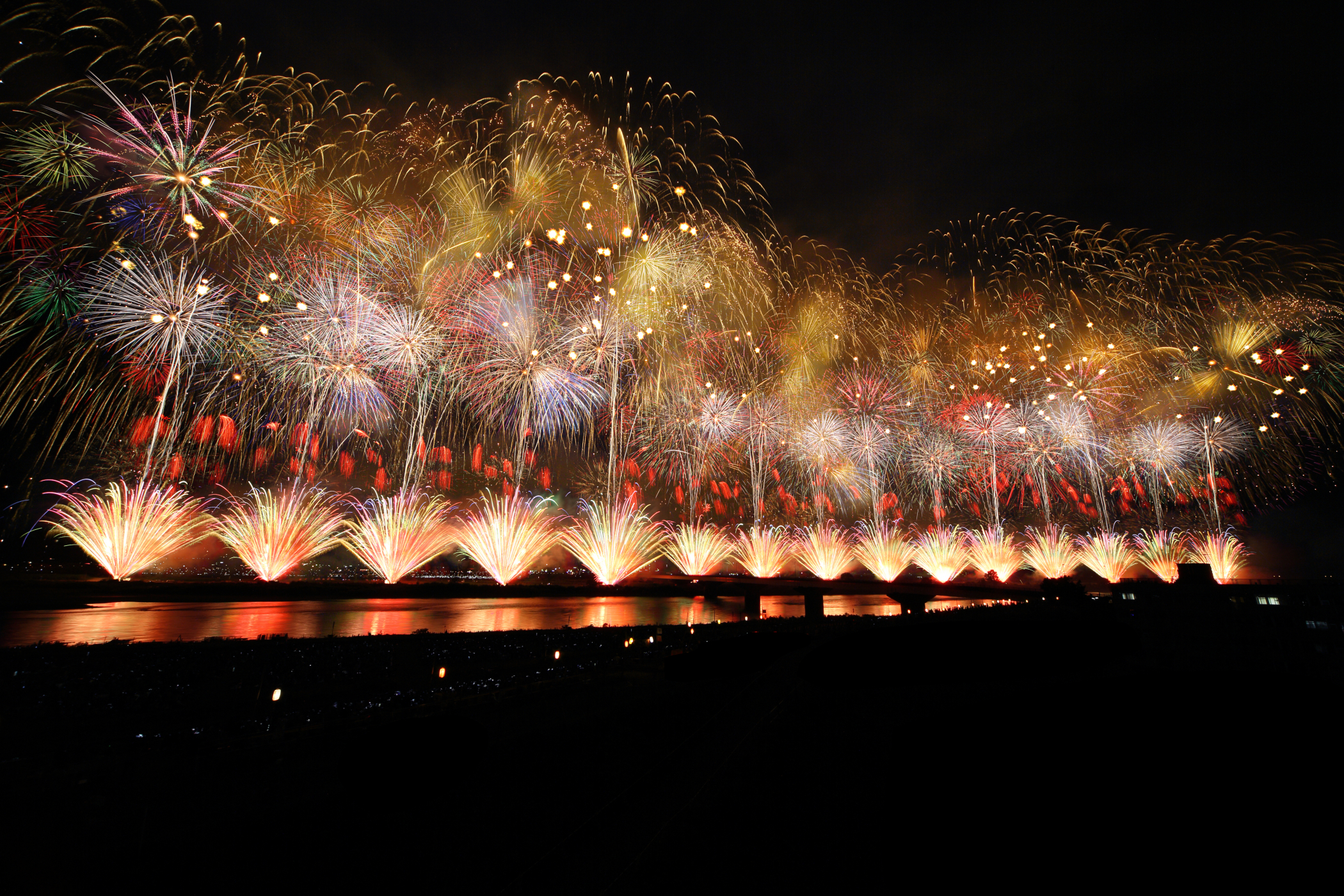 夜空を彩る大花火大会
